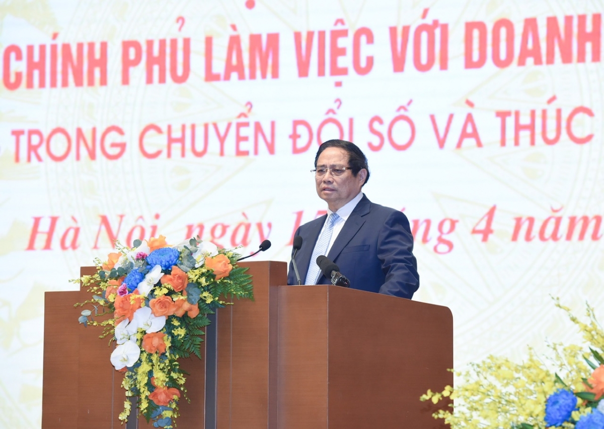 Thủ tướng chủ trì Hội nghị với các doanh nghiệp nhà nước tiên phong trong chuyển đổi số