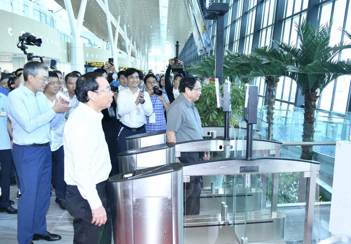 chuyến bay biểu tượng chim lạc khai trương nhà ga t3 tân sơn nhất hình ảnh 5 chuyen bay bieu tuong chim lac khai truong nha ga t3 tan son nhat hinh anh 5