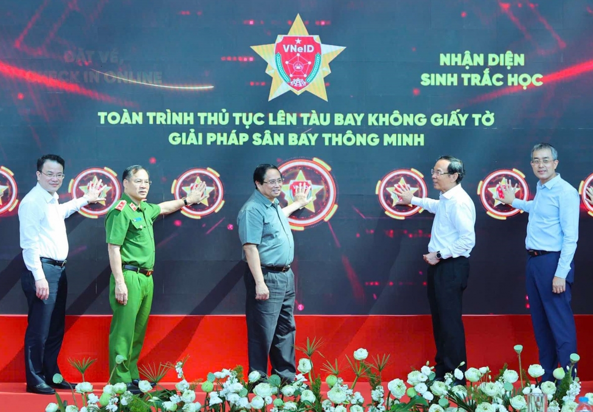 chuyến bay biểu tượng chim lạc khai trương nhà ga t3 tân sơn nhất hình ảnh 4 chuyen bay bieu tuong chim lac khai truong nha ga t3 tan son nhat hinh anh 4