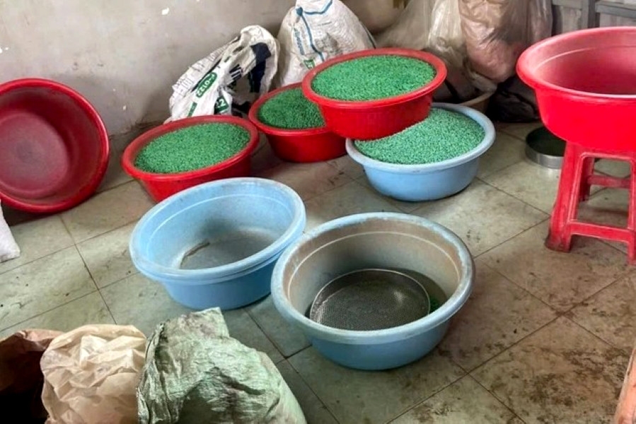 cận cảnh xưởng sản xuất thuốc giả bằng phụ gia và than tre ở thanh hoá hình ảnh 1 can canh xuong san xuat thuoc gia bang phu gia va than tre o thanh hoa hinh anh 1