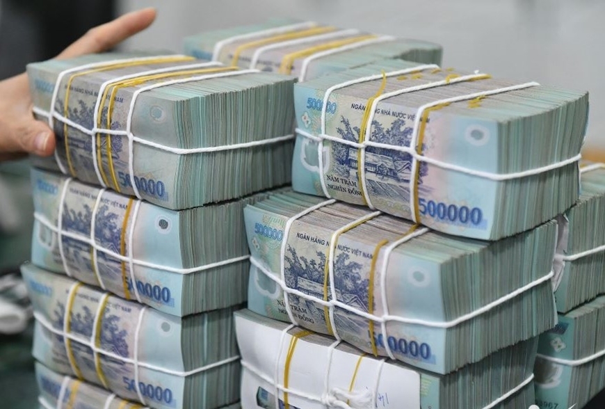 Thu ngân sách đạt hơn 2,18 triệu tỷ đồng, chi đầu tư phát triển tăng gần 50%