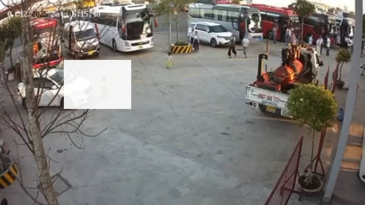 Thương tâm vụ bé gái bị ô tô tông tại Trạm dừng chân cao tốc TPHCM - Trung Lương