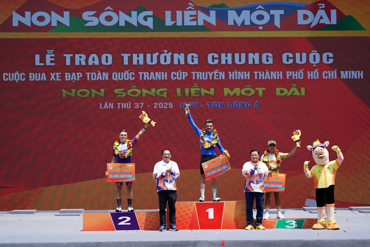 giải đua xe đạp cúp truyền hình tp.hcm 2025 kỷ lục xuất hiện ngày bế mạc hình ảnh 4 giai dua xe dap cup truyen hinh tp.hcm 2025 ky luc xuat hien ngay be mac hinh anh 4