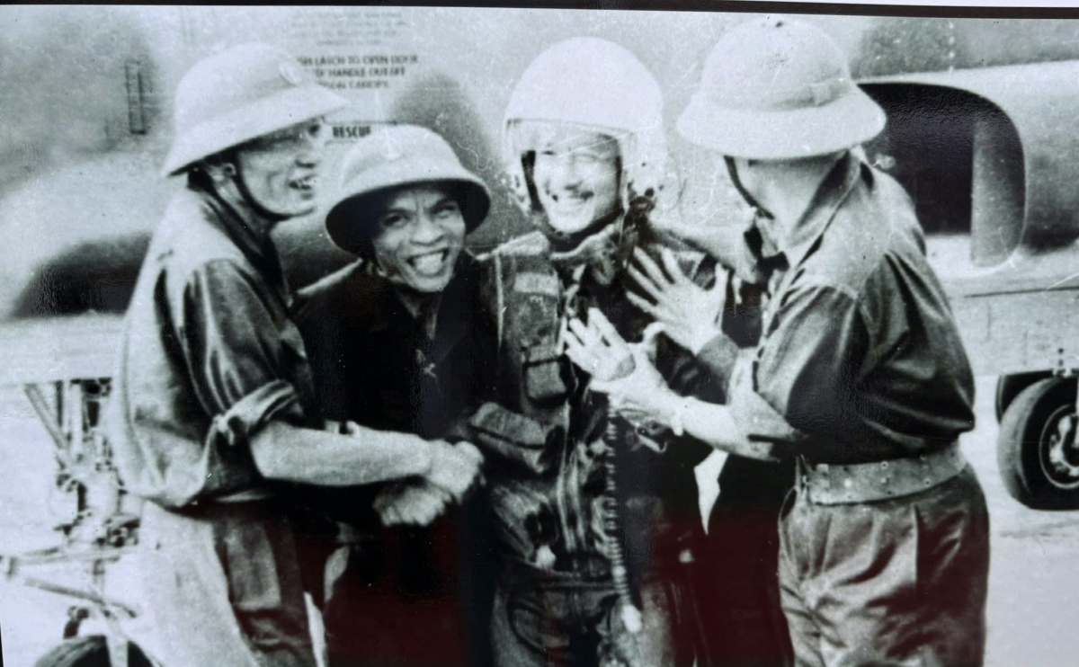 trung bay hon 150 tu lieu tu chien thang Dien bien phu den dai thang mua xuan 1975 hinh anh 2