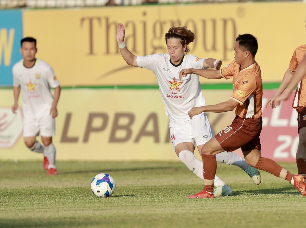 ket qua v-league hom nay 18 4 cau thu viet kieu khien hagl thua tran tren san nha hinh anh 6