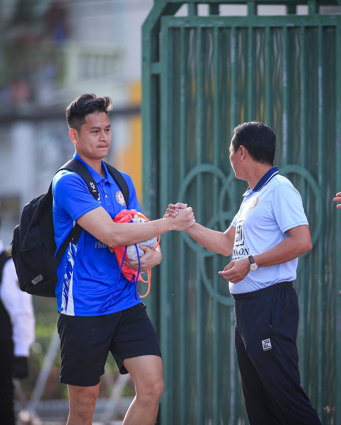 ket qua v-league hom nay 13 4 nam Dinh bi clb tp.hcm cam hoa hinh anh 22