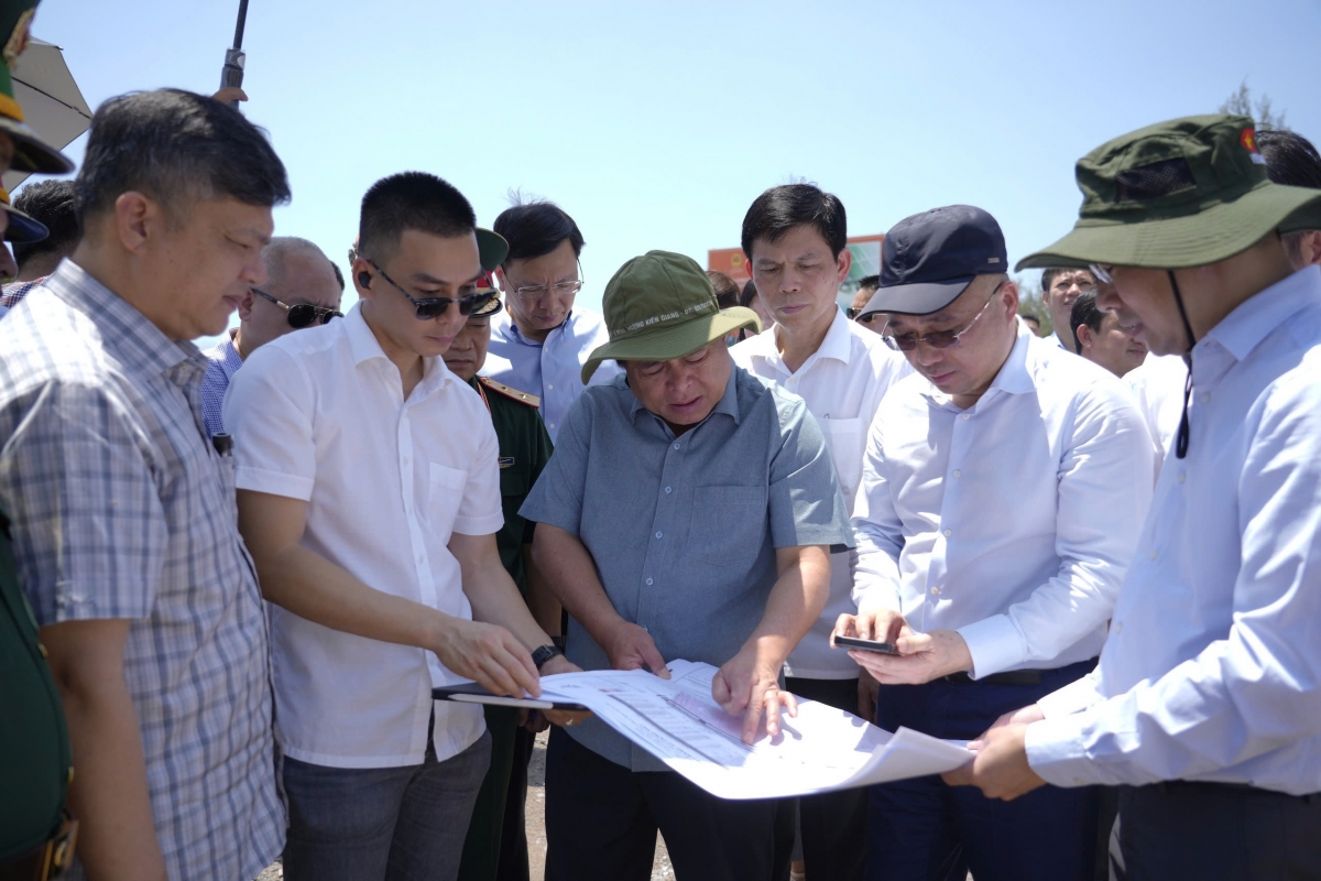 Phó Thủ tướng Nguyễn Chí Dũng kiểm tra các công trình phục vụ APEC 2027