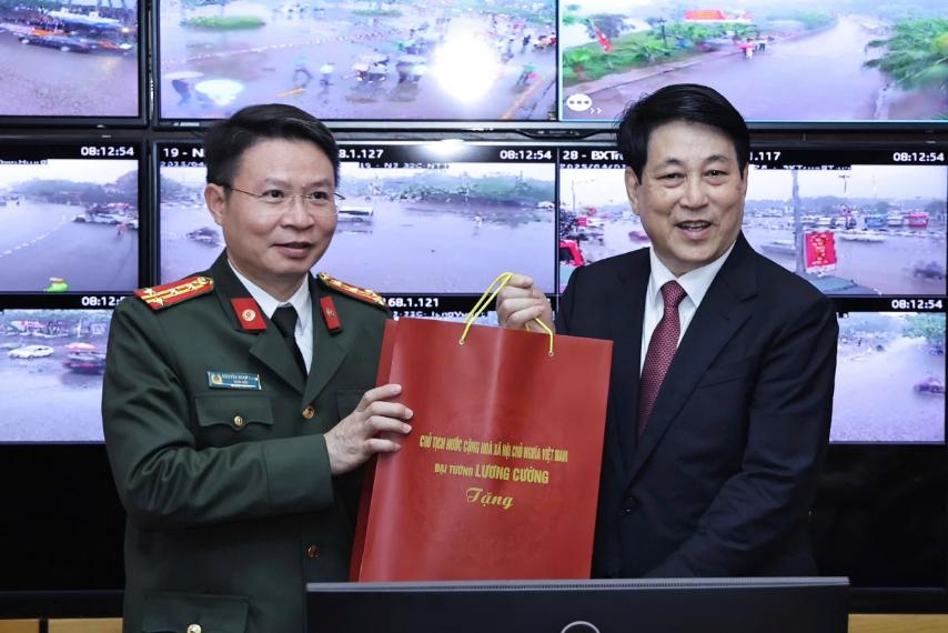 chu tich nuoc luong cuong tham can bo chien sy cong an tinh phu tho hinh anh 4