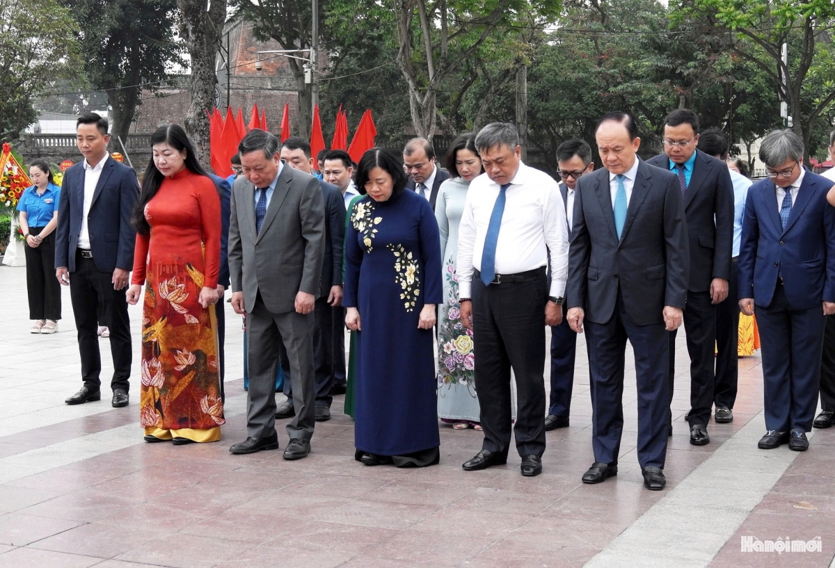 lãnh đạo hà nội dâng hoa kỷ niệm 155 năm ngày sinh lênin hình ảnh 2 lanh dao ha noi dang hoa ky niem 155 nam ngay sinh lenin hinh anh 2