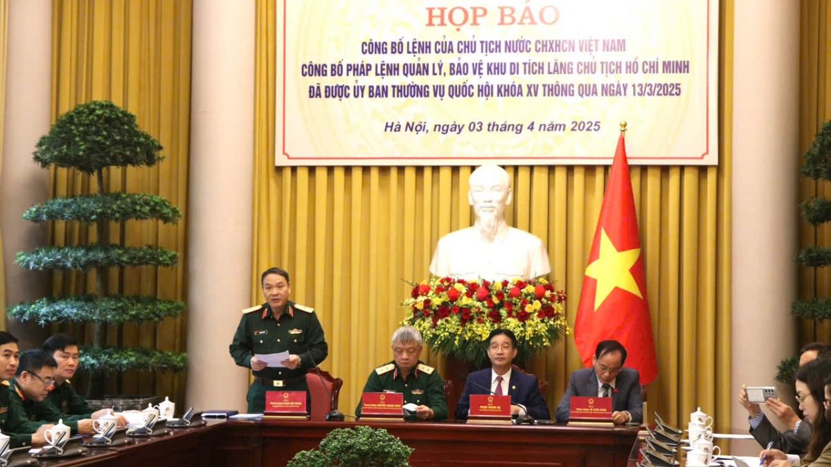 Công bố lệnh của Chủ tịch nước về pháp lệnh bảo vệ Lăng Chủ tịch Hồ Chí Minh