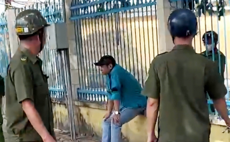 bắt kẻ dùng kéo đâm nhiều người đi đường hình ảnh 2 bat ke dung keo dam nhieu nguoi di duong hinh anh 2