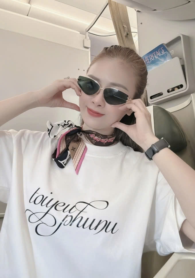 sao việt 15 4 quang minh diện đồ trẻ trung, sánh đôi cùng bạn gái kém 37 tuổi hình ảnh 7 sao viet 15 4 quang minh dien do tre trung, sanh doi cung ban gai kem 37 tuoi hinh anh 7