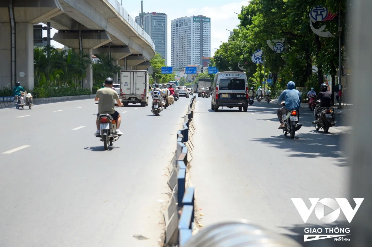 dải phân cách có vô tri hình ảnh 1 dai phan cach co vo tri hinh anh 1