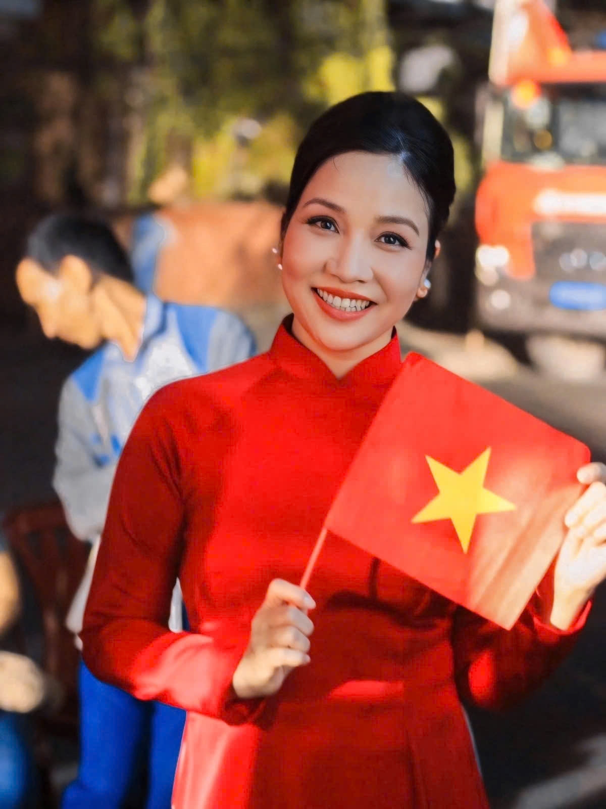sao việt 28 4 hòa minzy kêu gọi mọi người không xả rác khi đi xem diễu binh hình ảnh 5 sao viet 28 4 hoa minzy keu goi moi nguoi khong xa rac khi di xem dieu binh hinh anh 5
