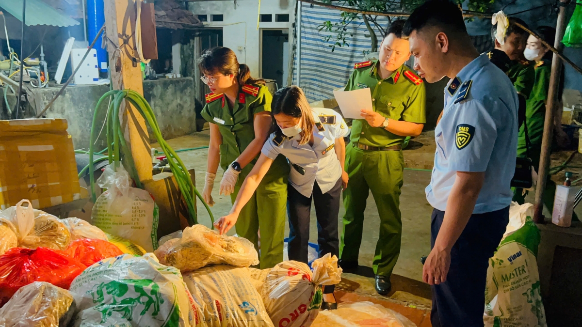 chặn đứng hơn 10 tấn nội tạng bò bẩn ra thị trường hình ảnh 1 chan dung hon 10 tan noi tang bo ban ra thi truong hinh anh 1