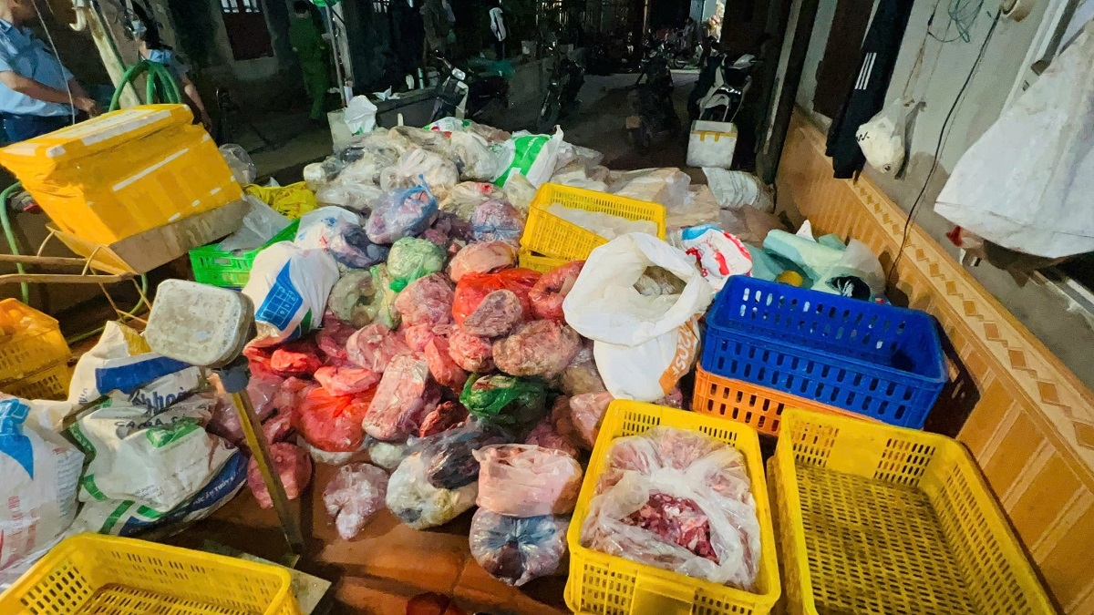 chặn đứng hơn 10 tấn nội tạng bò bẩn ra thị trường hình ảnh 3 chan dung hon 10 tan noi tang bo ban ra thi truong hinh anh 3