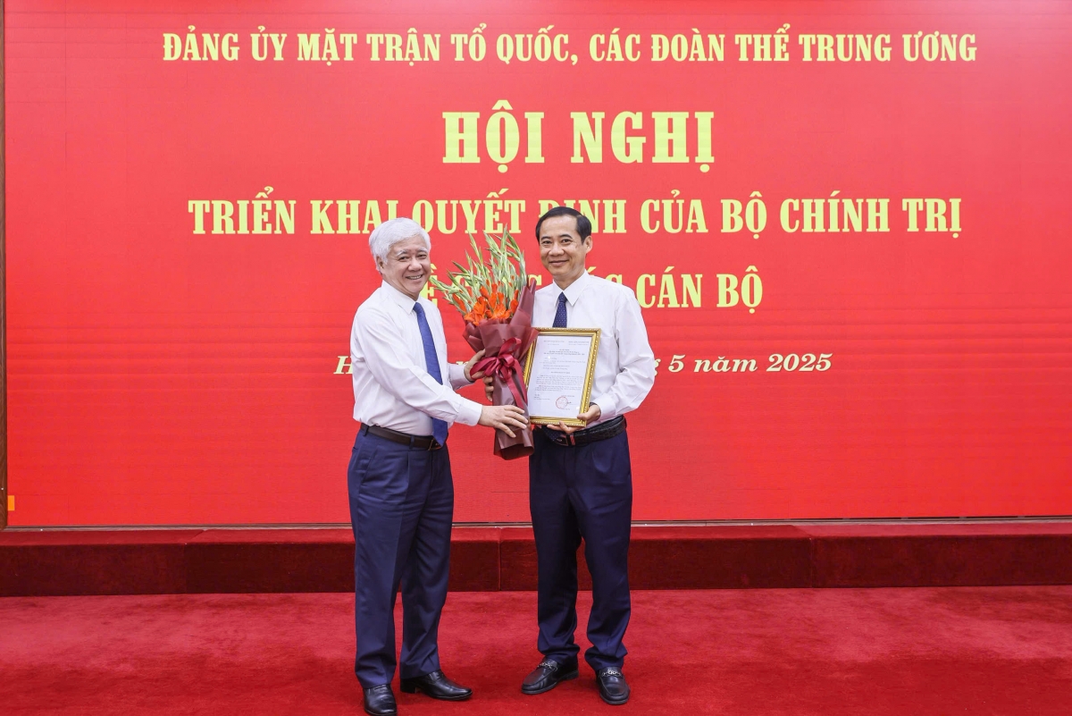 Ong nguyen thai hoc giu chuc pho bi thu Dang uy mttq, cac doan the trung uong hinh anh 1
