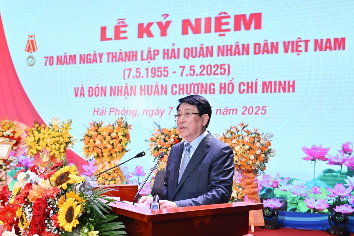 chủ tịch nước lương cường dự kỷ niệm 70 năm ngày thành lập hải quân nhân dân việt nam hình ảnh 1 chu tich nuoc luong cuong du ky niem 70 nam ngay thanh lap hai quan nhan dan viet nam hinh anh 1
