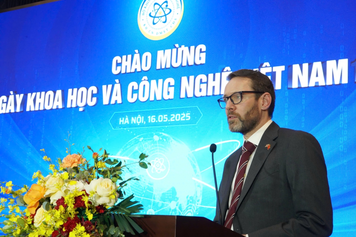 khoa học không chỉ nằm trong phòng thí nghiệm, mà phải đi vào cuộc sống hình ảnh 3 khoa hoc khong chi nam trong phong thi nghiem, ma phai di vao cuoc song hinh anh 3
