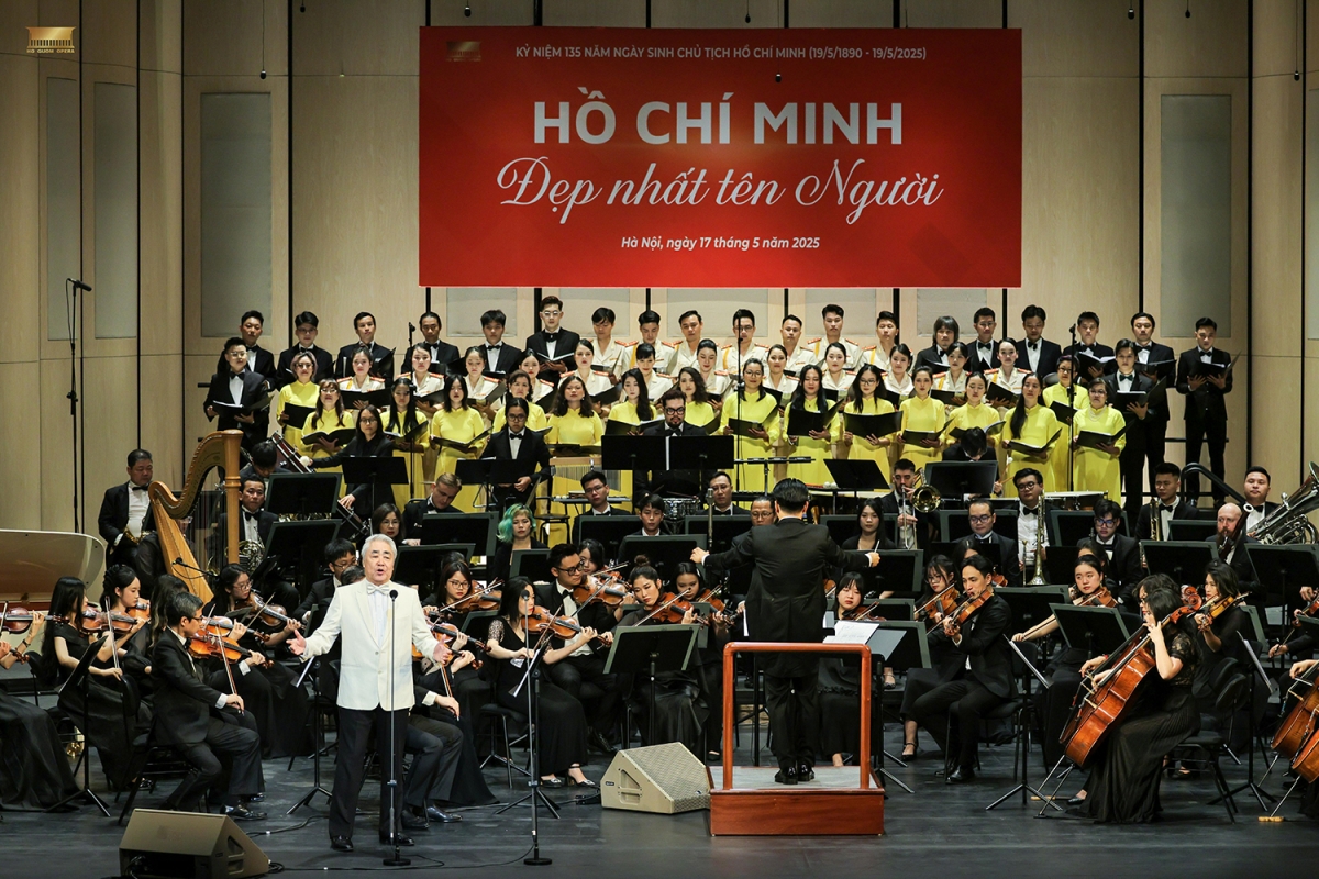 ho chi minh dep nhat ten nguoi ban hoa ca tri an bac ho hinh anh 1