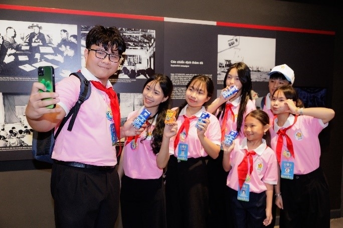 Vinamilk accompanies good children to celebrate 135 years of Uncle Ho's birthday, photo 6