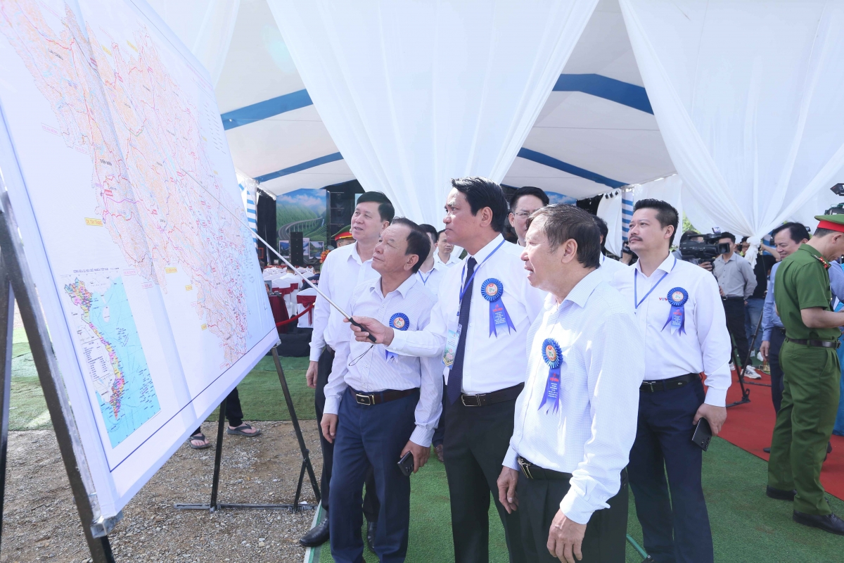 Khởi công cao tốc Hòa Bình – Mộc Châu đoạn qua Sơn La