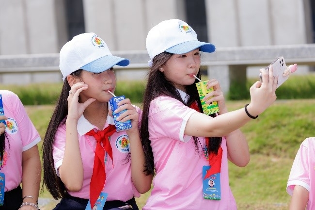 Vinamilk accompanies good children to celebrate 135 years of Uncle Ho's birthday, photo 8