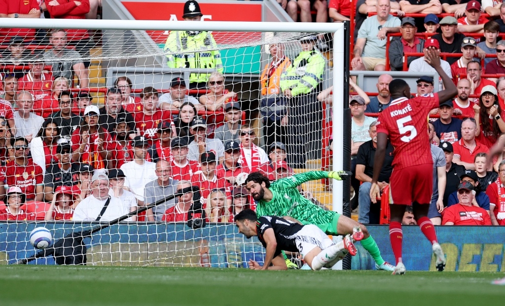 kết quả vòng 36 ngoại hạng anh liverpool hòa kịch tính trước 10 người của arsenal hình ảnh 4 ket qua vong 36 ngoai hang anh liverpool hoa kich tinh truoc 10 nguoi cua arsenal hinh anh 4