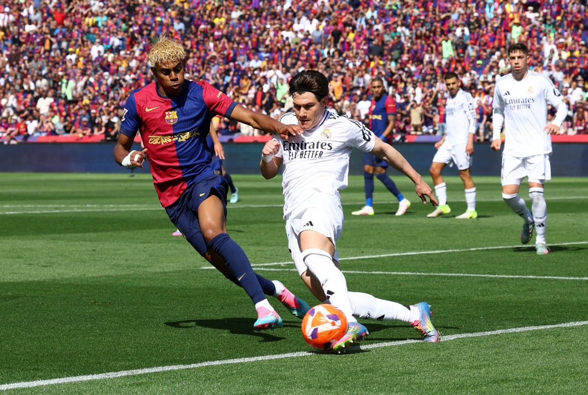 En direct du Barça 4-3 Real Madrid Kylian Mbappé inscrit un triplé image 2 Match en direct du Barça 4-3 Real Madrid Kylian Mbappé marque un triplé photo 2