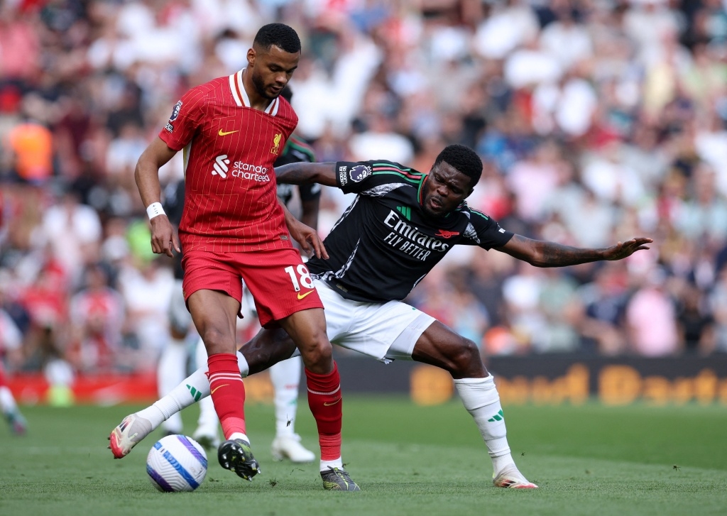 kết quả vòng 36 ngoại hạng anh liverpool hòa kịch tính trước 10 người của arsenal hình ảnh 16 ket qua vong 36 ngoai hang anh liverpool hoa kich tinh truoc 10 nguoi cua arsenal hinh anh 16