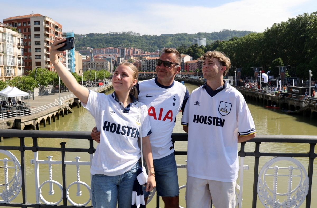 tottenham hạ gục mu để đăng quang ngôi vô địch cúp c2 châu Âu 2024 2025 hình ảnh 10 tottenham ha guc mu de dang quang ngoi vo dich cup c2 chau Au 2024 2025 hinh anh 10