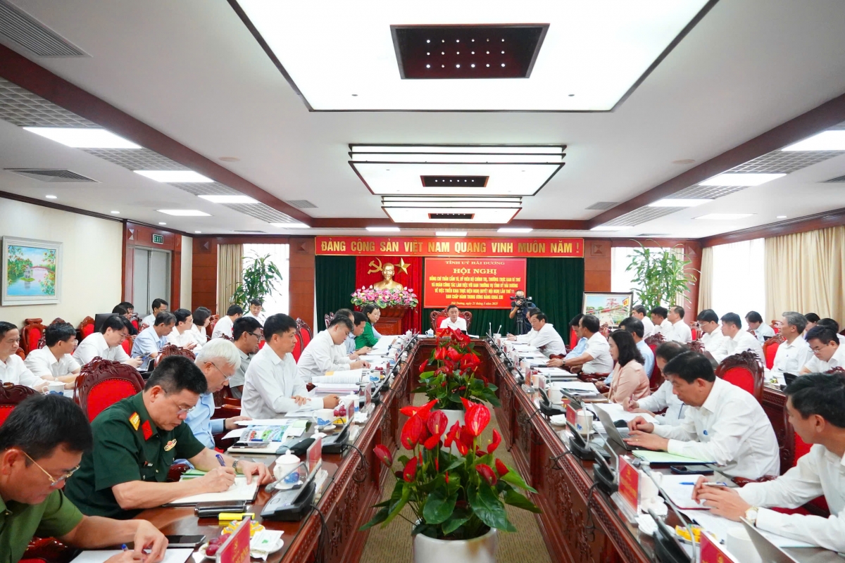 Thường trực Ban Bí thư Trần Cẩm Tú làm việc tại Tỉnh uỷ Hải Dương