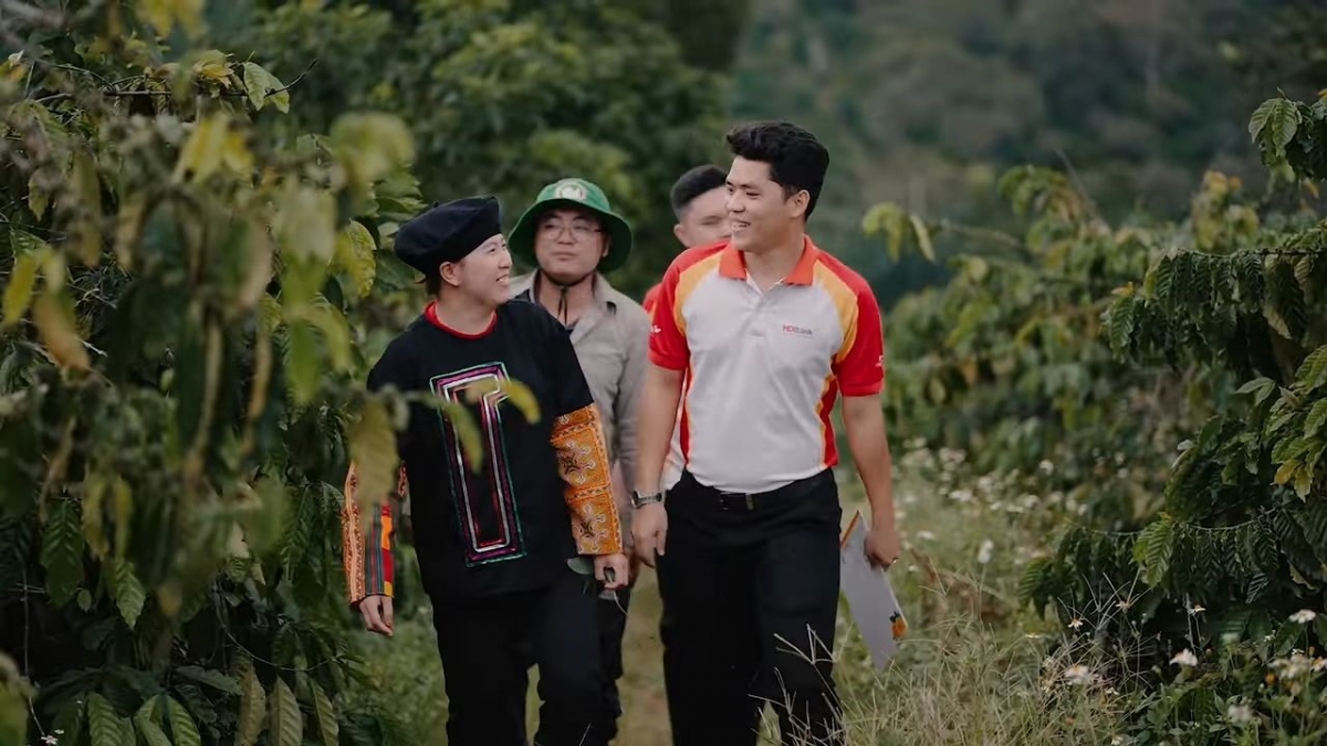 bao cao phat trien ben vung 2024 vuon xa ky nguyen so - lan toa gia tri xanh hinh anh 2