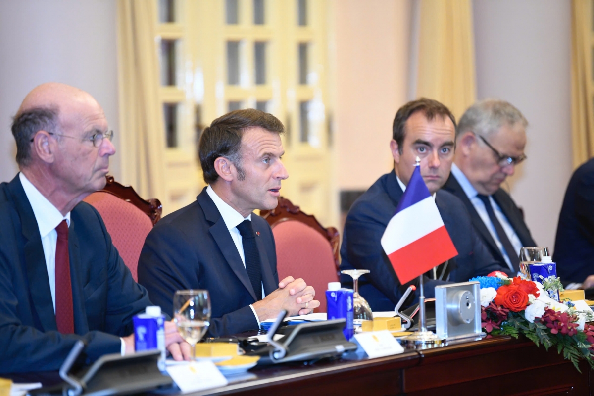 chủ tịch nước chủ trì lễ đón và hội đàm với tổng thống pháp emmanuel macron hình ảnh 9 chu tich nuoc chu tri le don va hoi dam voi tong thong phap emmanuel macron hinh anh 9