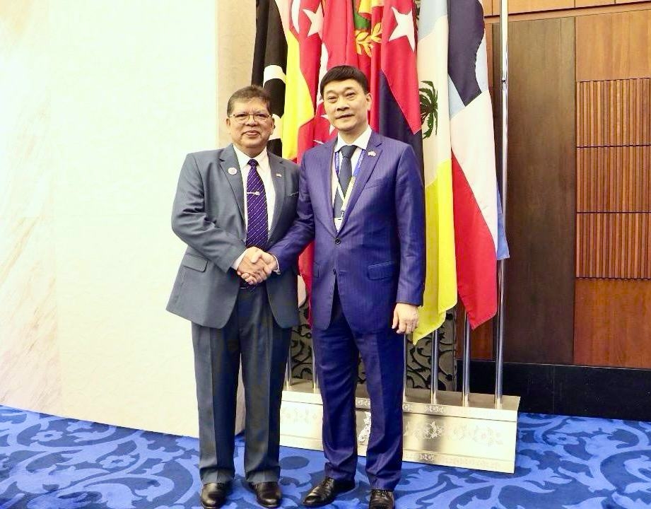 Ông vũ hồng thanh dự phiên họp trù bị cho cuộc gặp các nhà lãnh đạo asean-aipa hình ảnh 1 Ong vu hong thanh du phien hop tru bi cho cuoc gap cac nha lanh dao asean-aipa hinh anh 1