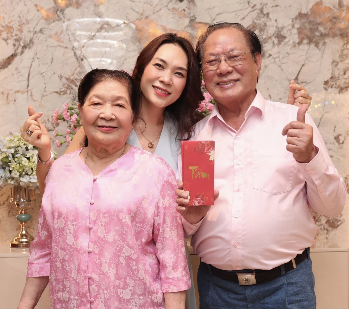 Sao Việt 8/5: Mỹ Tâm mừng sinh nhật ba