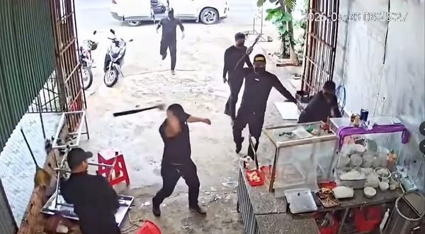 Nhóm áo đen đập phá quán phở tại Đắk Lắk: Bắt thêm 5 kẻ lẩn trốn ở TP.HCM