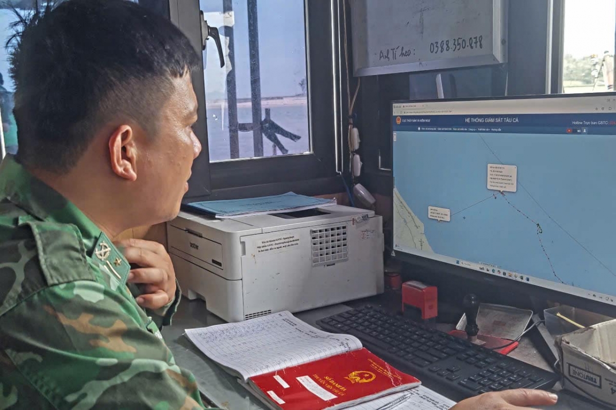 Một ngư dân Quảng Bình rơi xuống biển mất tích