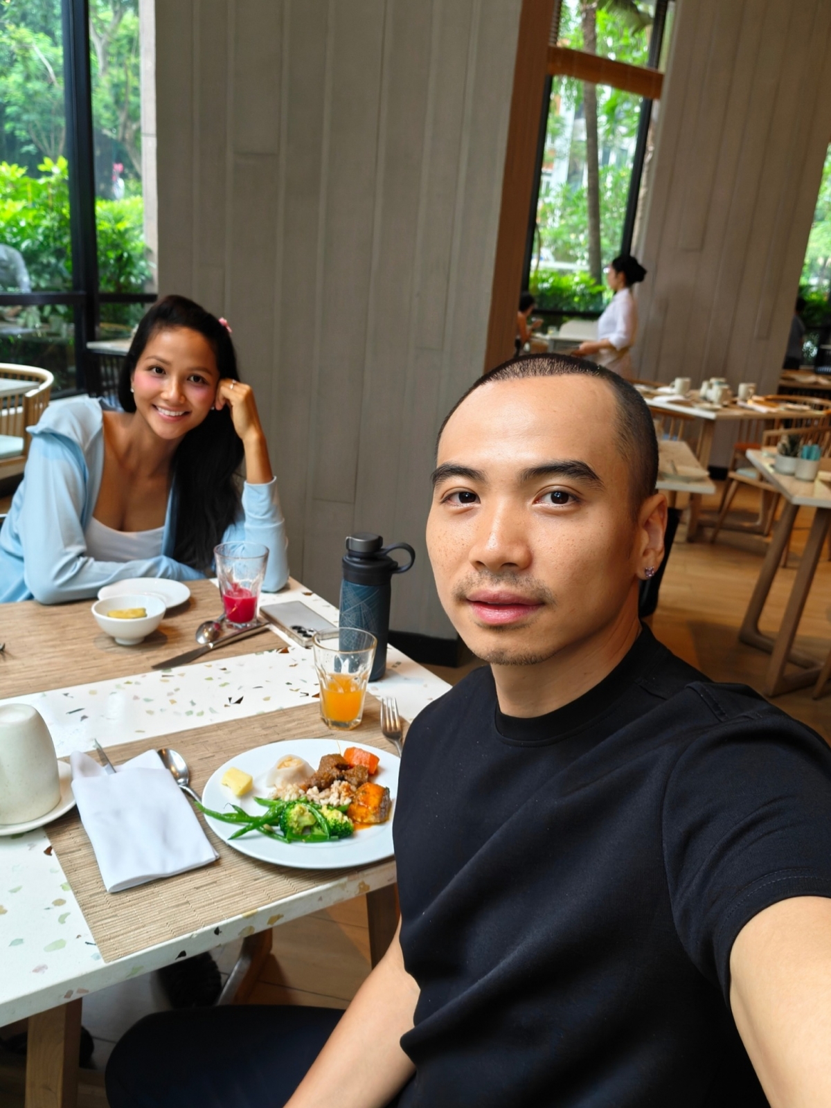 sao việt 28 5 hồ ngọc hà và con gái khoe chân dài hình ảnh 3 sao viet 28 5 ho ngoc ha va con gai khoe chan dai hinh anh 3