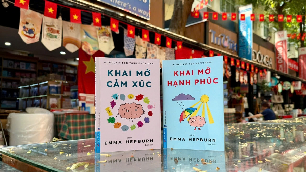 thau hieu chinh minh tu bo sach khai mo cam xuc va khai mo hanh phuc hinh anh 1