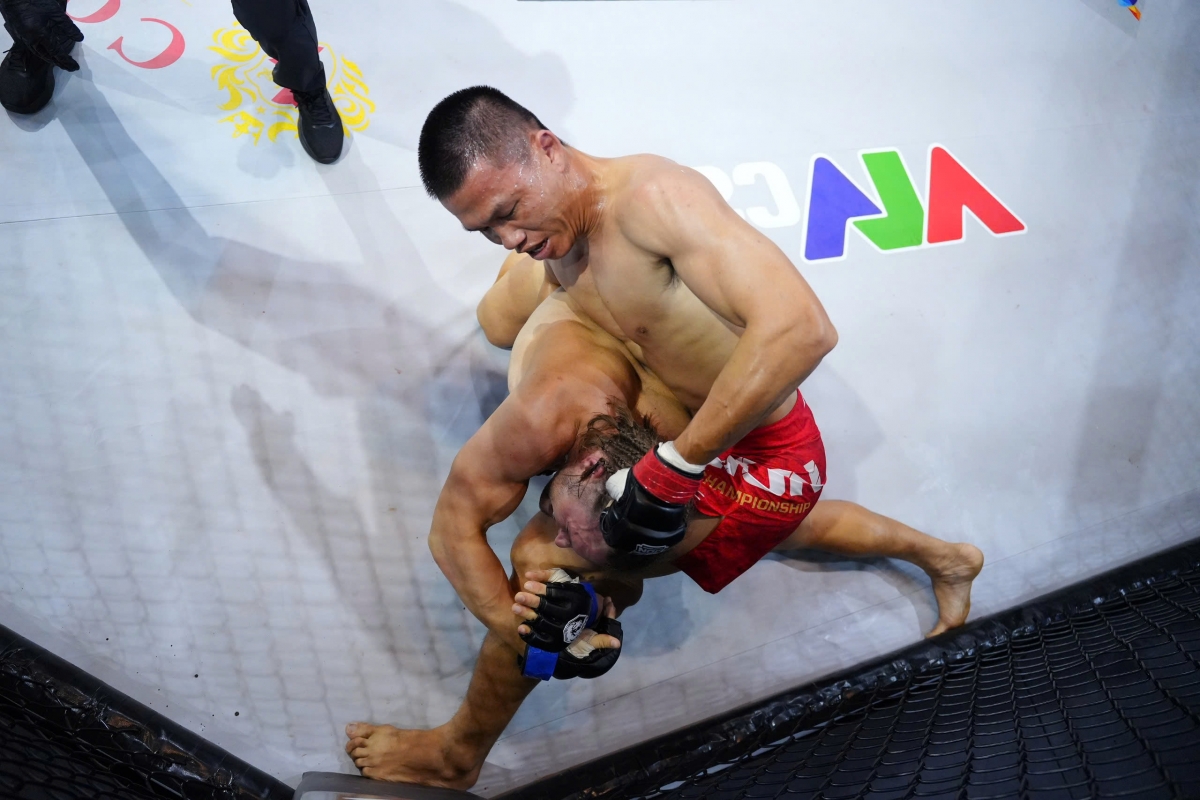 phạm công minh bảo vệ đai vô địch lion championship 22 sau trận đấu cảm xúc hình ảnh 5 pham cong minh bao ve dai vo dich lion championship 22 sau tran dau cam xuc hinh anh 5