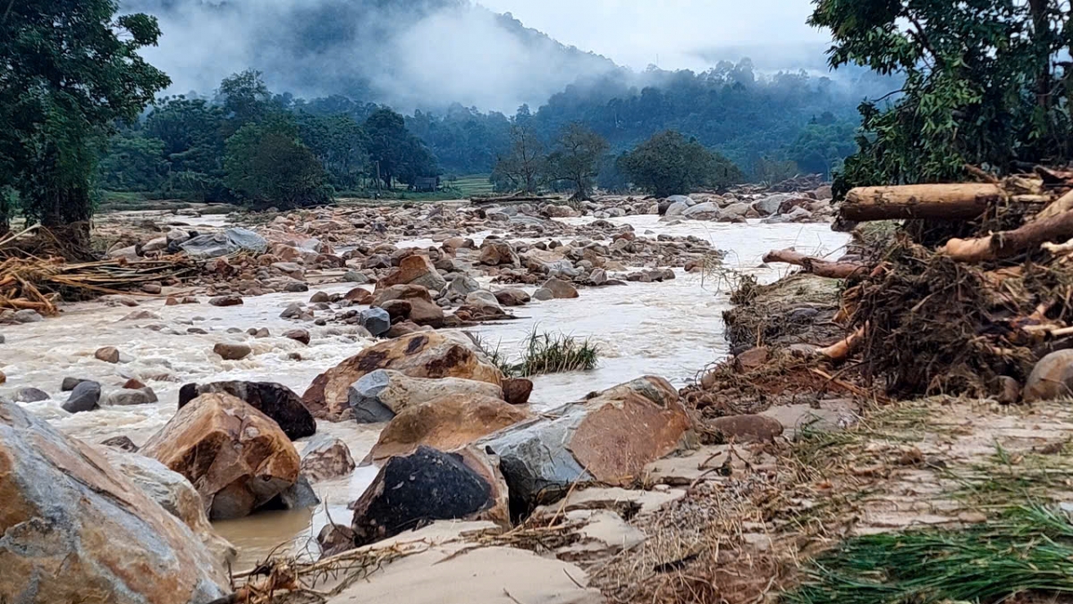 xa hanh dich, que phong, nghe an tan hoang sau lu quet hinh anh 4