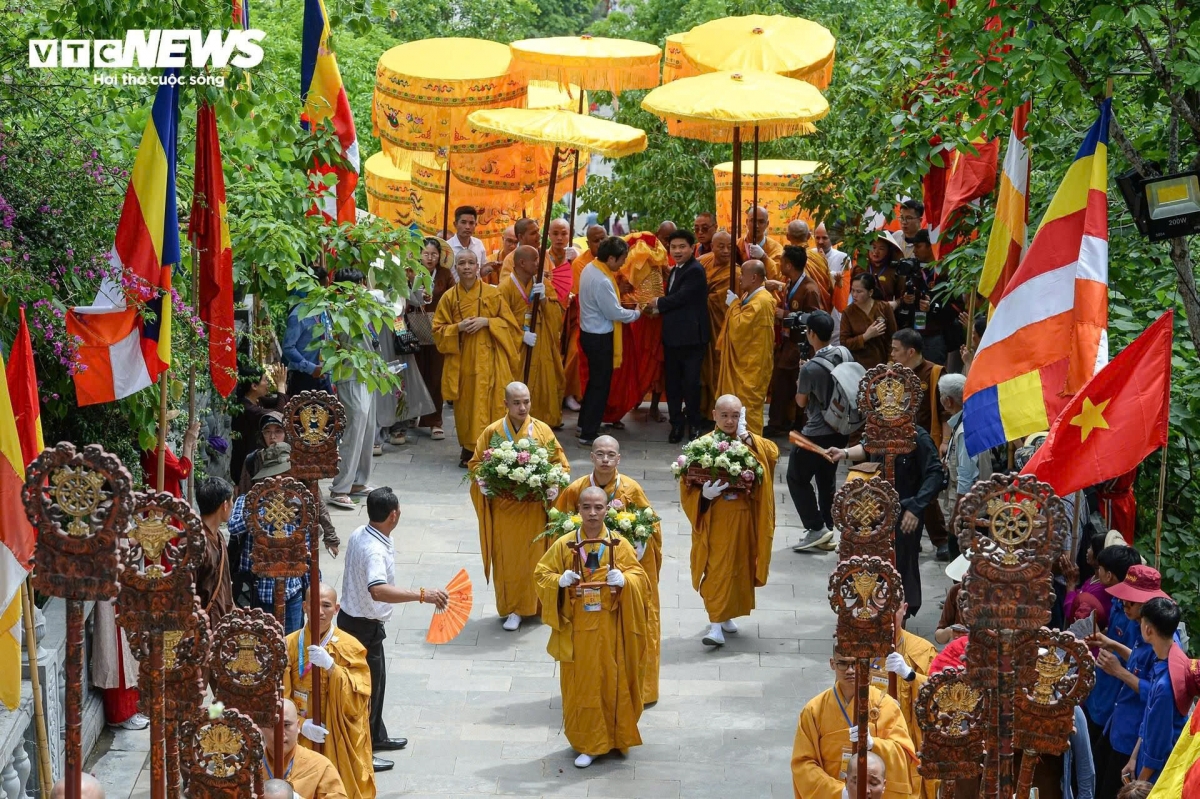 buddha s sarira now enshrined at tam chuc pagoda for veneration picture 6 buddha s sarira now enshrined at tam chuc pagoda for veneration picture 6