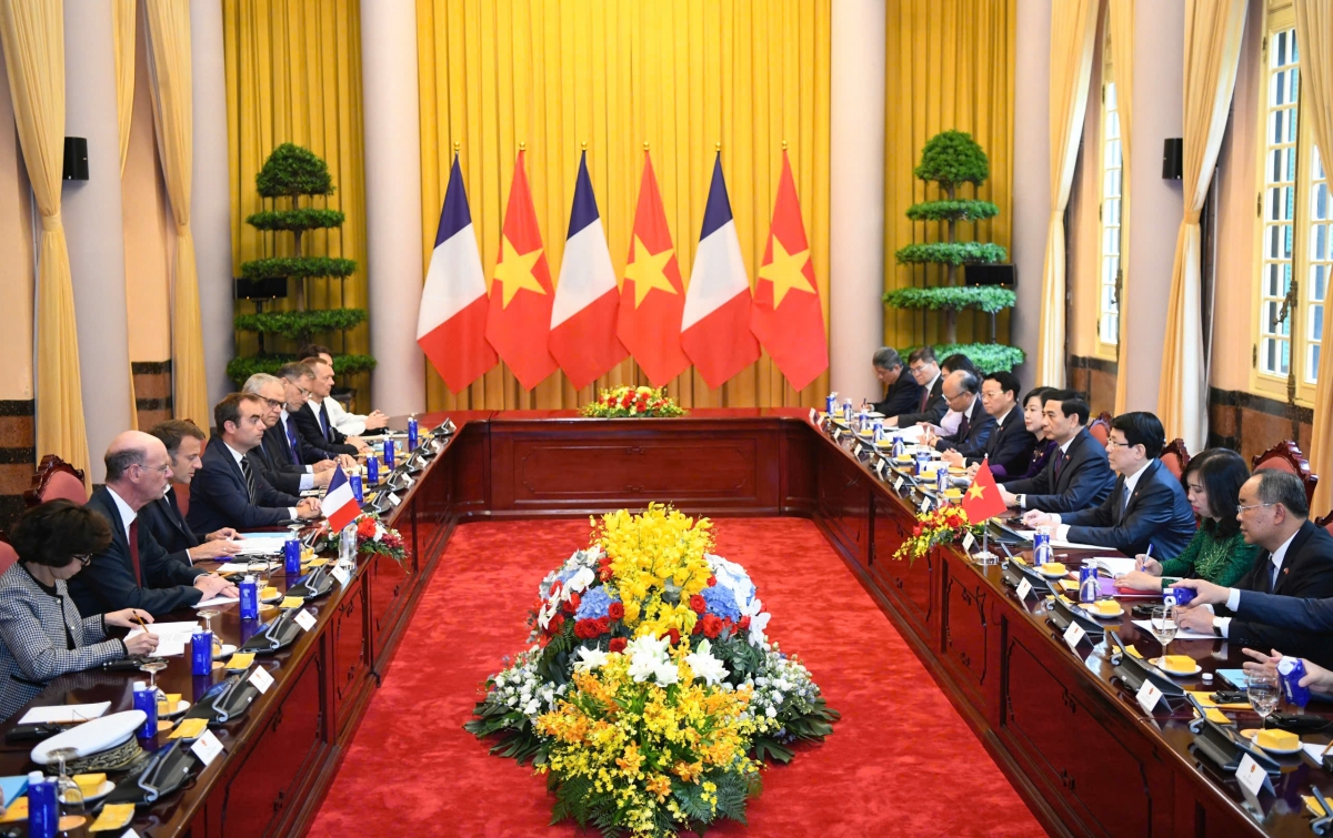 chủ tịch nước lương cường chủ trì lễ đón tổng thống pháp emmanuel macron hình ảnh 5 chu tich nuoc luong cuong chu tri le don tong thong phap emmanuel macron hinh anh 5