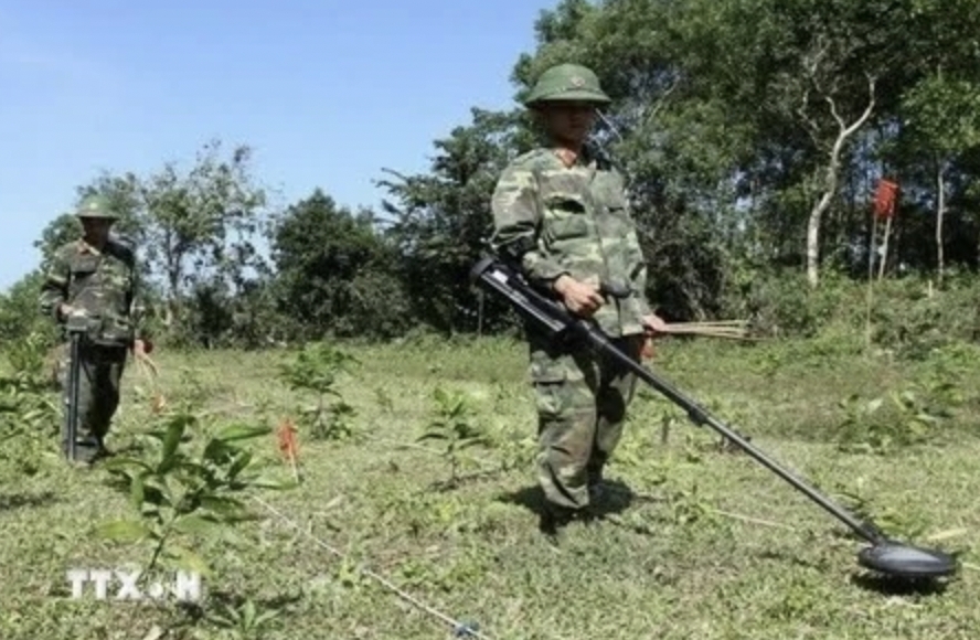 vietnam, us beef up post-war cooperation with launching of uxo disposal training picture 1 vietnam, us beef up post-war cooperation with launching of uxo disposal training picture 1