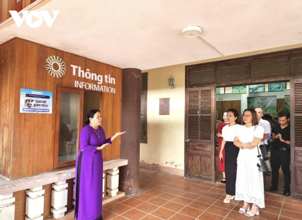 thanh toan bridge promotes green tourism in hue with plastic-reducing initiative picture 2 thanh toan bridge promotes green tourism in hue with plastic-reducing initiative picture 2