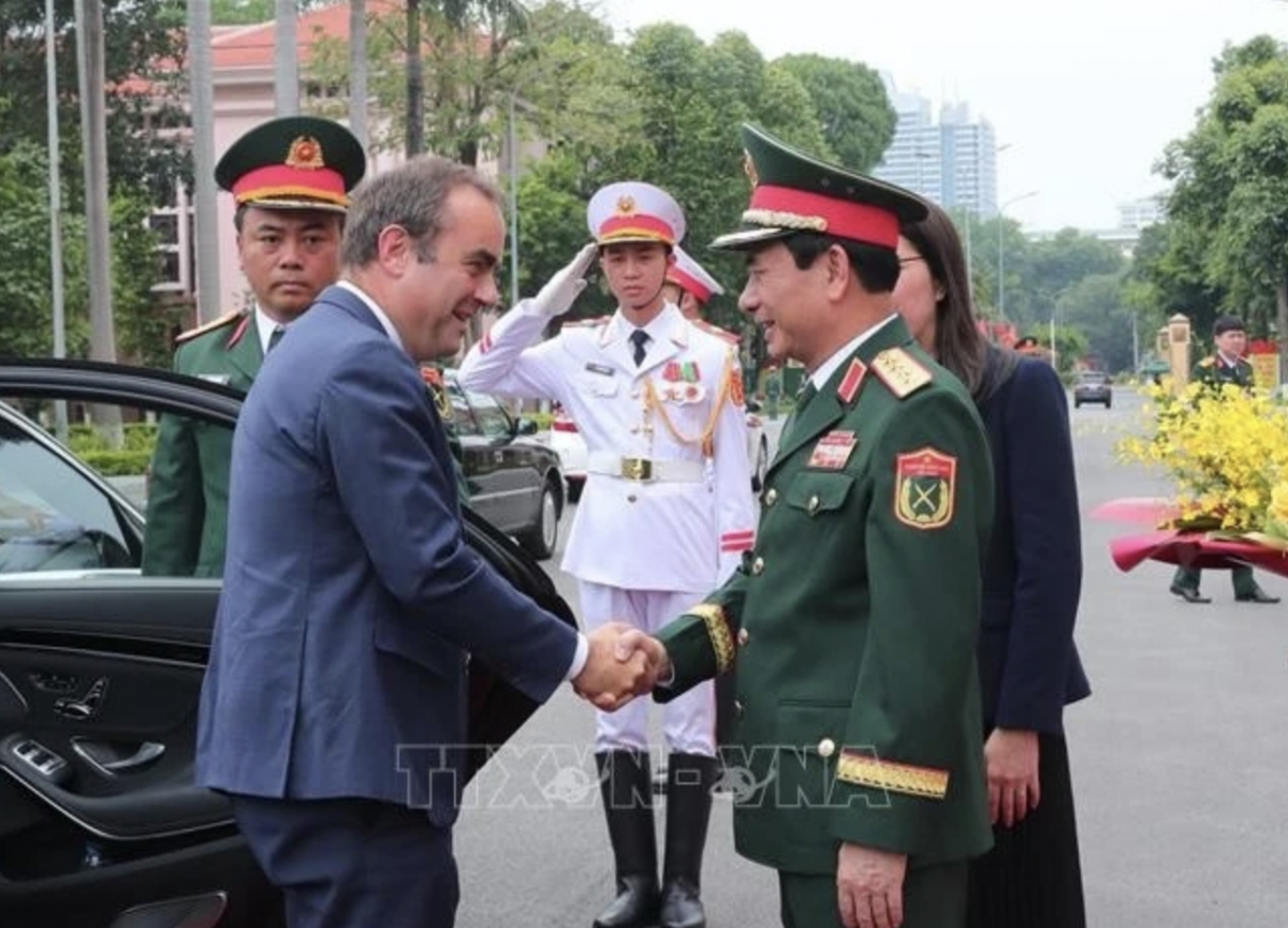ample room remains for vietnam-france defence cooperation minister picture 1