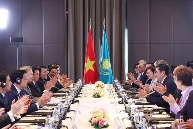 party leader meets with kazakhstan s lower house speaker picture 1 party leader meets with kazakhstan s lower house speaker picture 1
