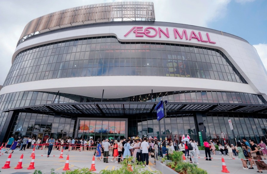 japanese retailers deepen presence in vietnam s consumer market picture 1