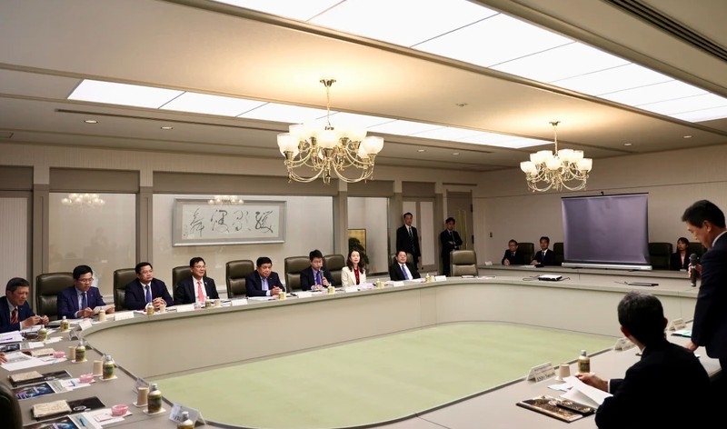 deputy pm nguyen chi dung meets with leaders of japanese localities picture 1 deputy pm nguyen chi dung meets with leaders of japanese localities picture 1